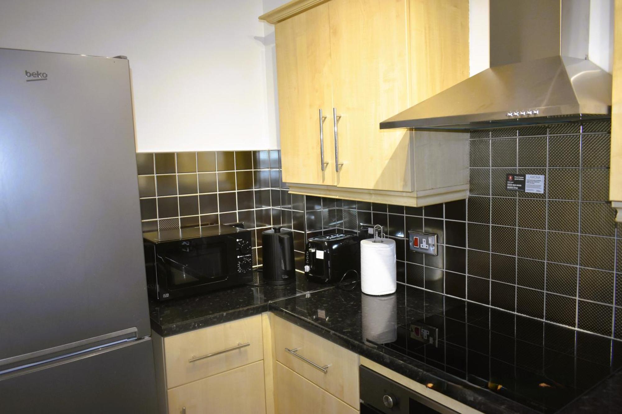 Luxury 2 Bed House With 3 Beds,3 Free Parking Lot In Dartford Near Town Centre, Adjacent Bus Stop, Train Station, Bluewater Mall, 25Mins To London City Airport,20 Miles From Central London Exterior foto