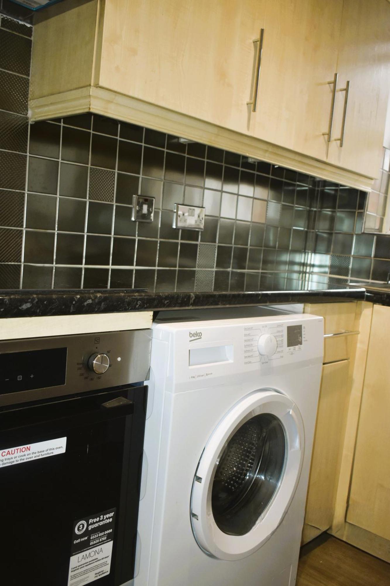 Luxury 2 Bed House With 3 Beds,3 Free Parking Lot In Dartford Near Town Centre, Adjacent Bus Stop, Train Station, Bluewater Mall, 25Mins To London City Airport,20 Miles From Central London Exterior foto